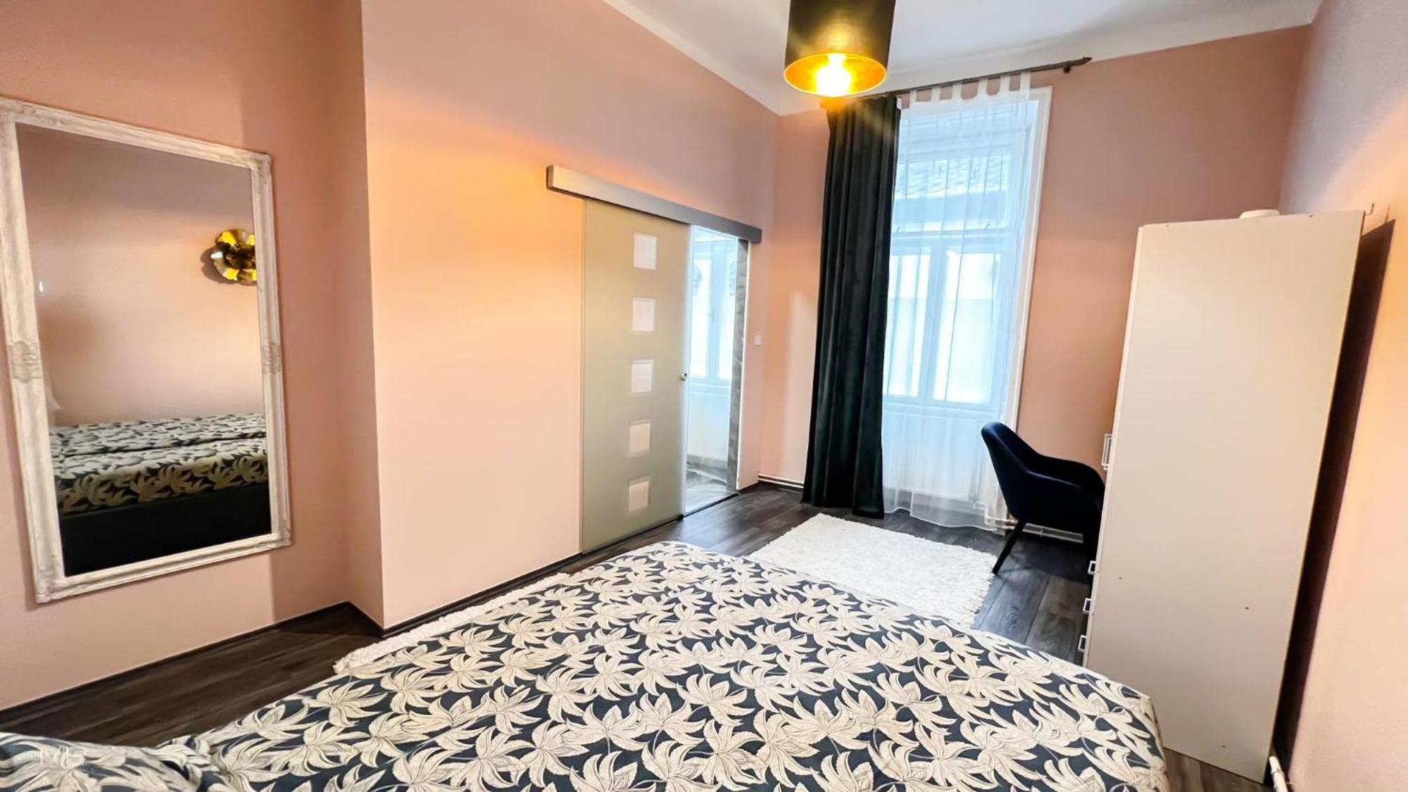 Flamingo Rezidencia Apartman Eger Bagian luar foto